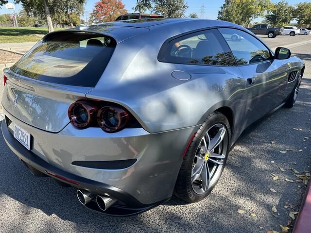 2017 FERRARI GTC4Lusso