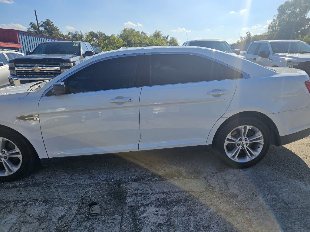 2015 FORD Taurus