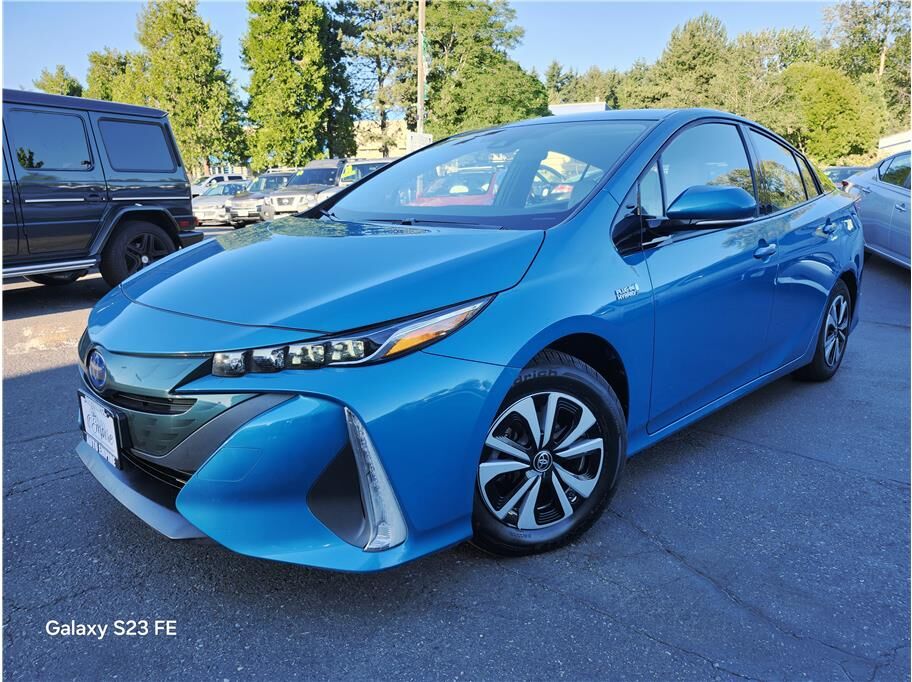 2017 TOYOTA Prius