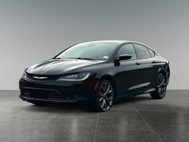 Chrysler 200