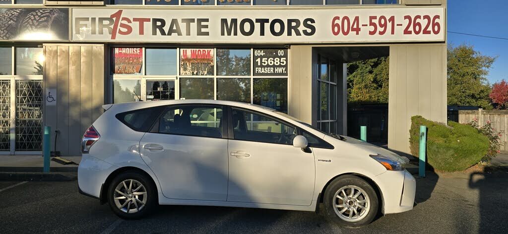 Toyota Prius V