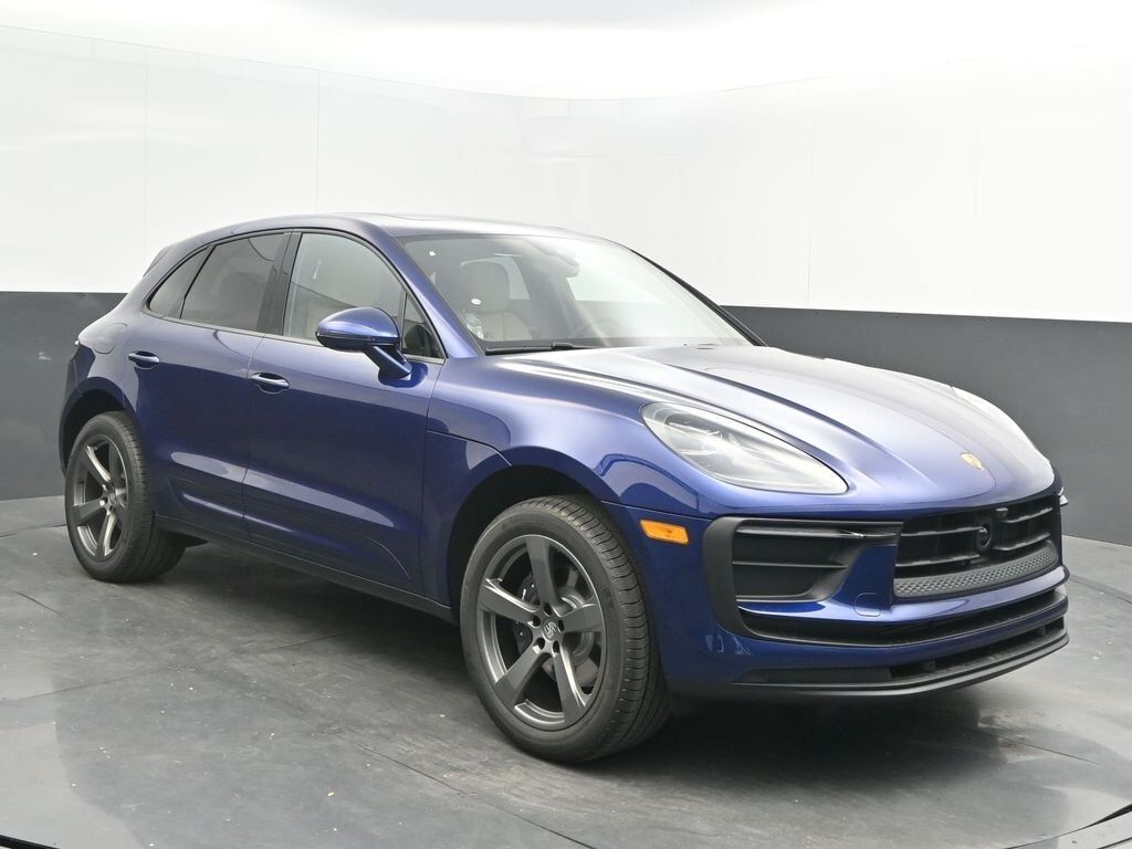 2026 PORSCHE Macan