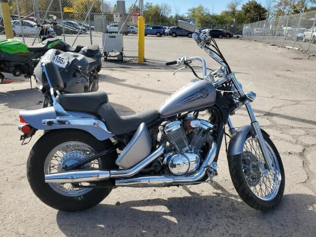 Honda VT600CD (SHADOW VLX DELUXE)