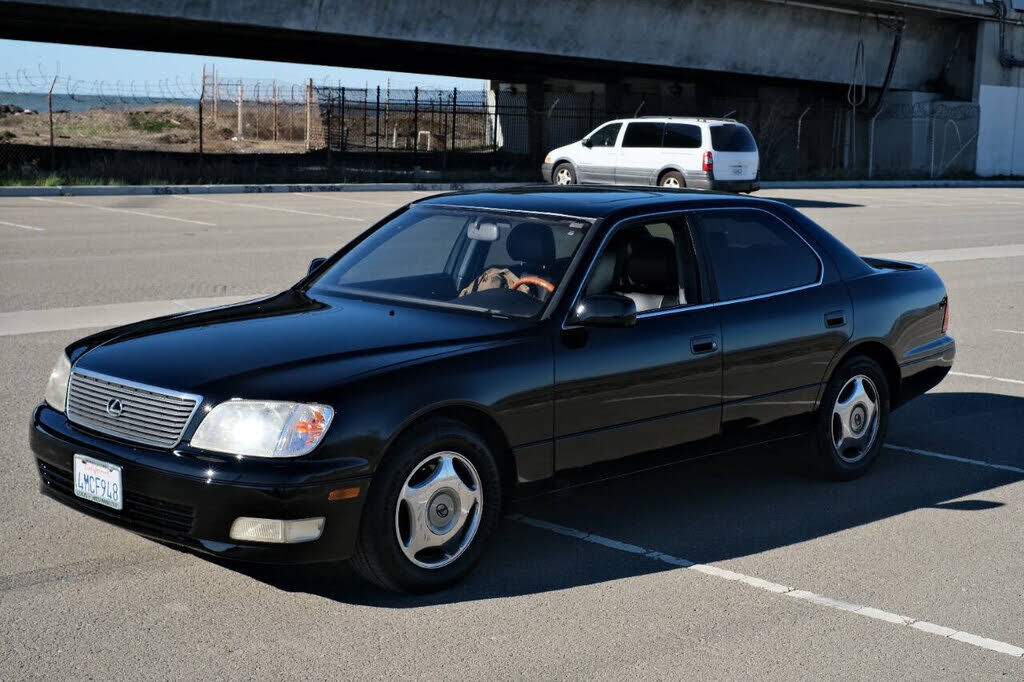 Lexus LS