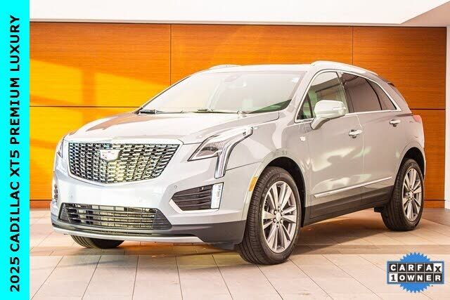2025 CADILLAC XT5