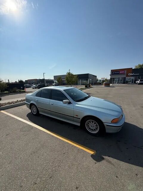 BMW 528i