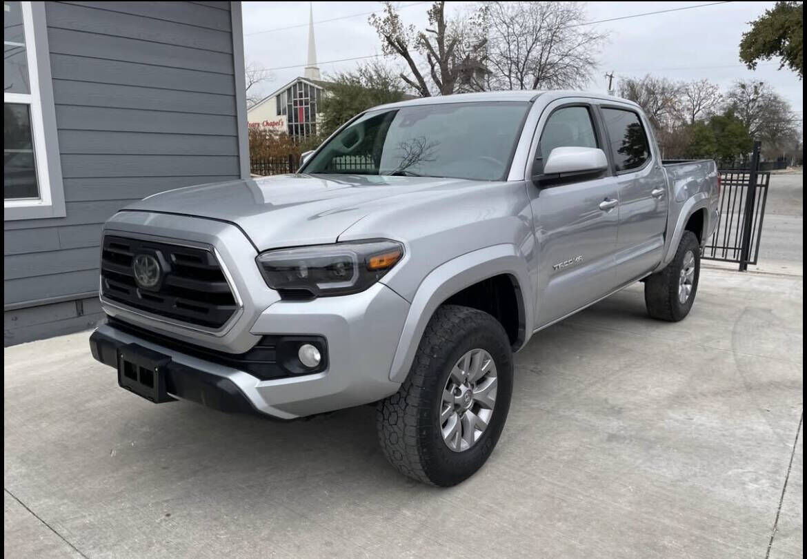 2019 TOYOTA Tacoma