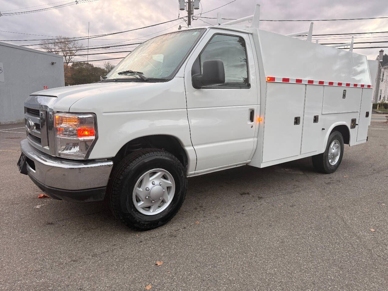 Ford E-350