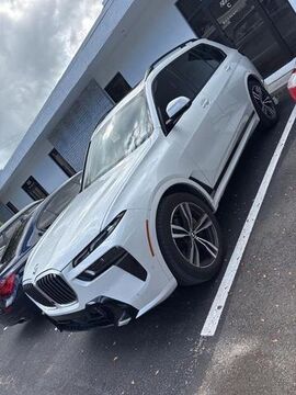 2023 BMW X7