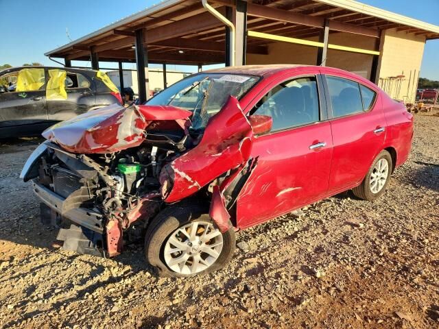 Nissan Versa