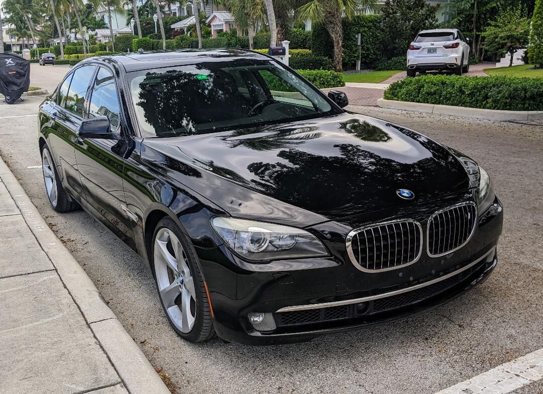 BMW 750i