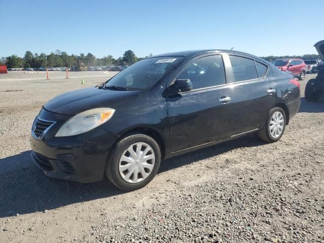 Nissan Versa