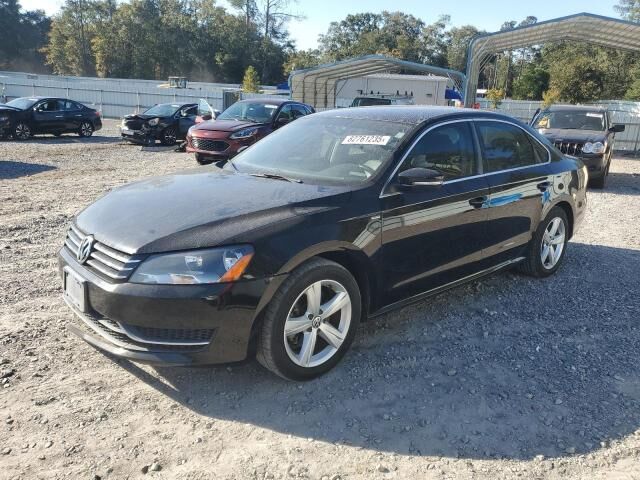 2014 VOLKSWAGEN Passat