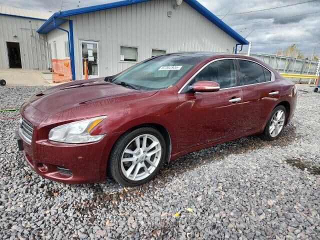 Nissan Maxima