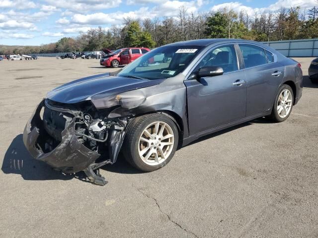 Nissan Maxima