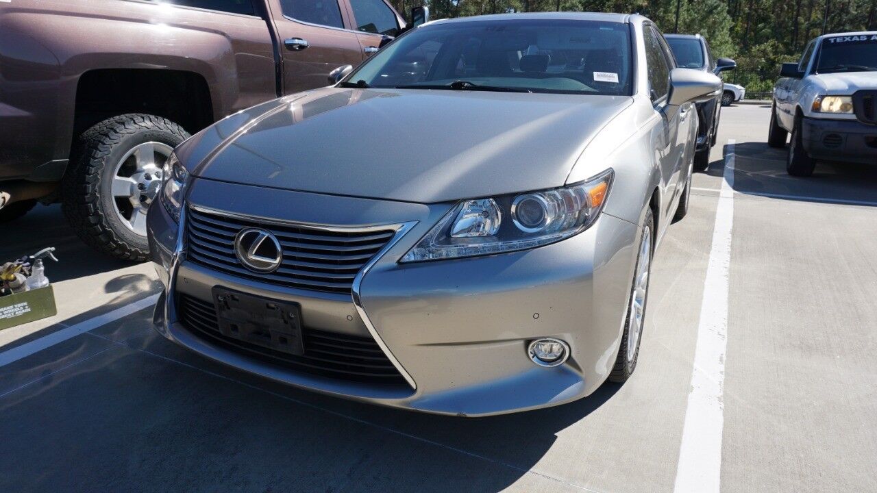 Lexus ES