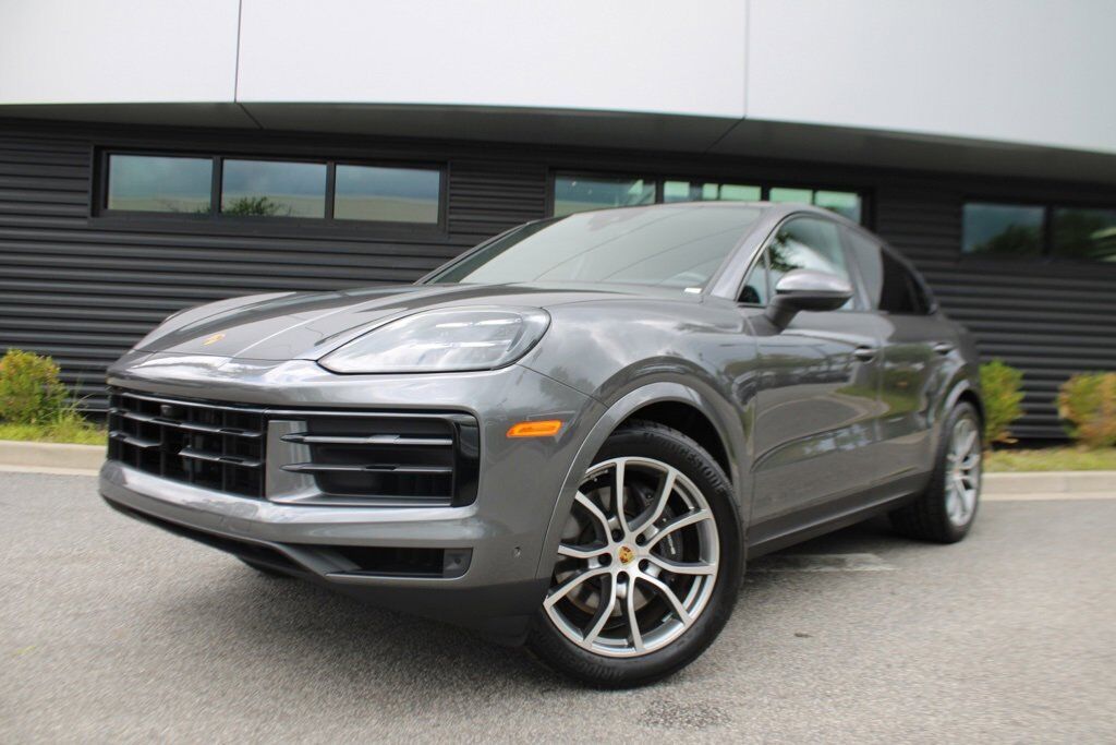 2025 PORSCHE Cayenne