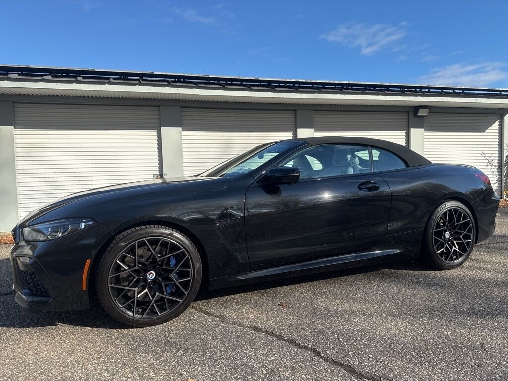 2023 BMW M8