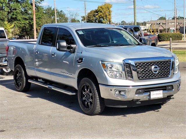 Nissan Titan