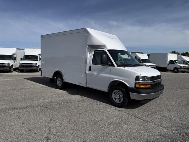 2025 CHEVROLET Express