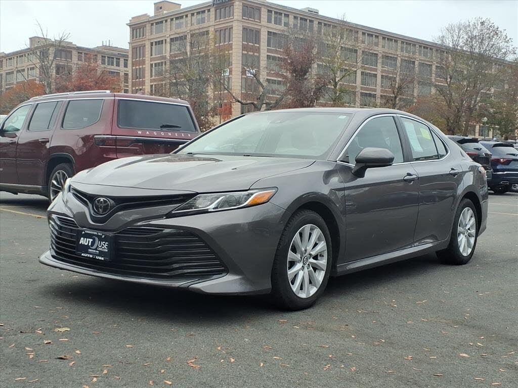2019 TOYOTA Camry