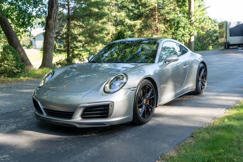 2017 PORSCHE 911