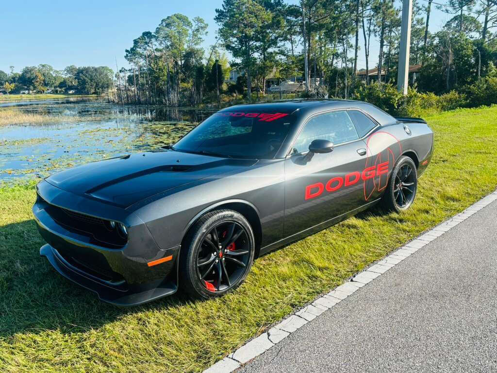 2017 DODGE Challenger