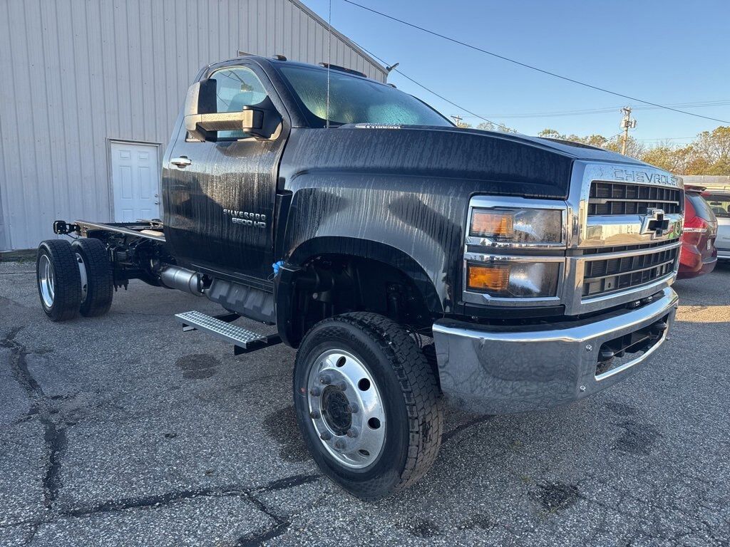 2024 GMC Silverado Medium Duty