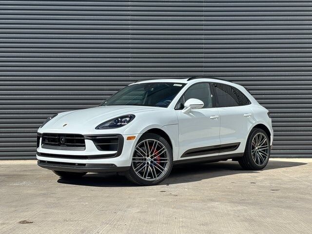 2026 PORSCHE Macan