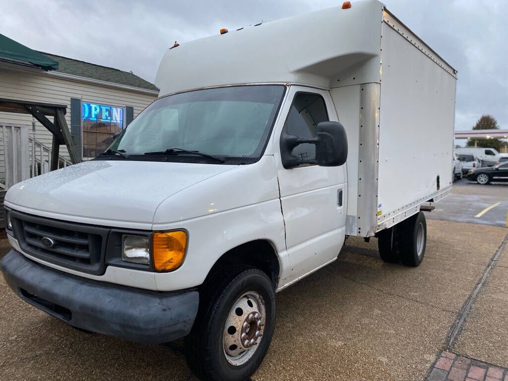 2004 FORD E-350