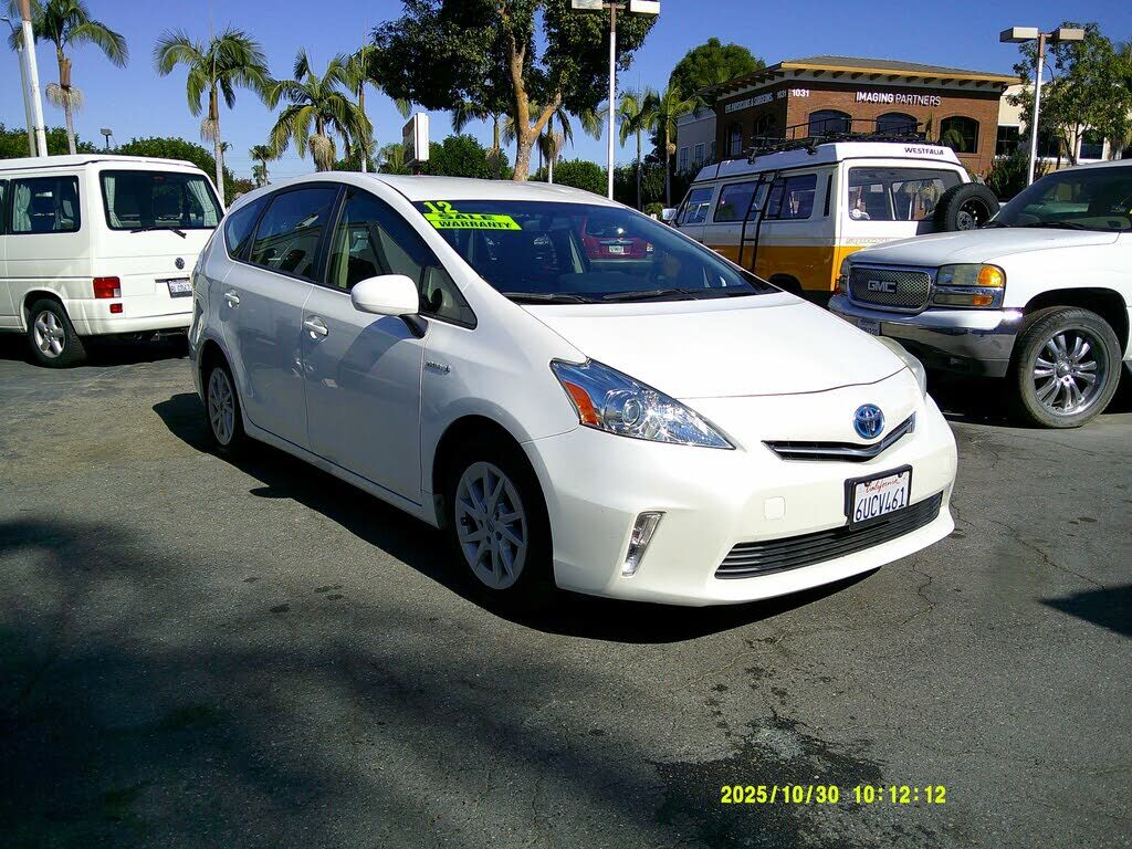 Toyota Prius V