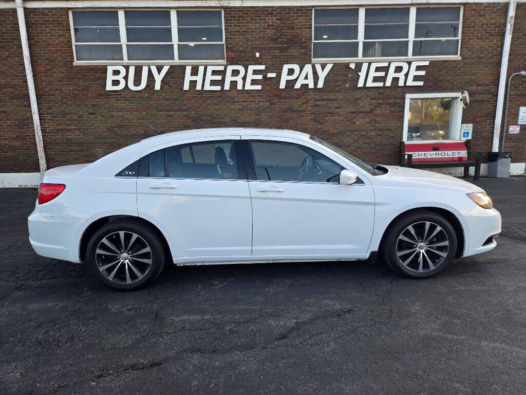 2012 CHRYSLER 200