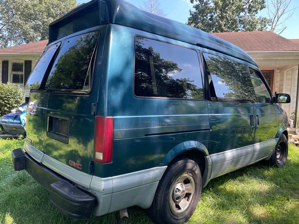 GMC Safari