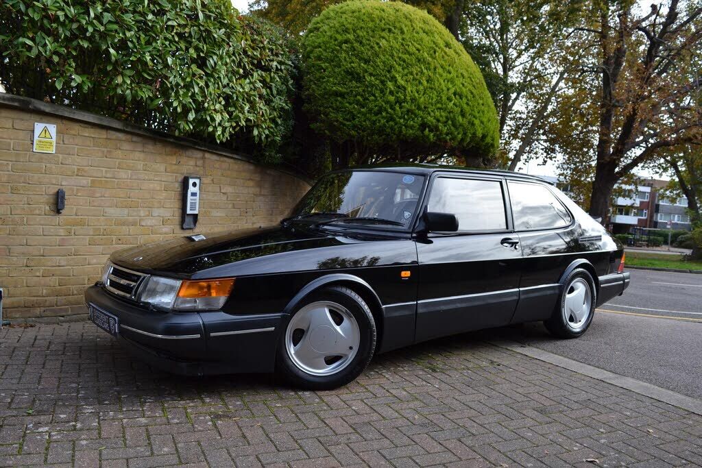 Saab 900