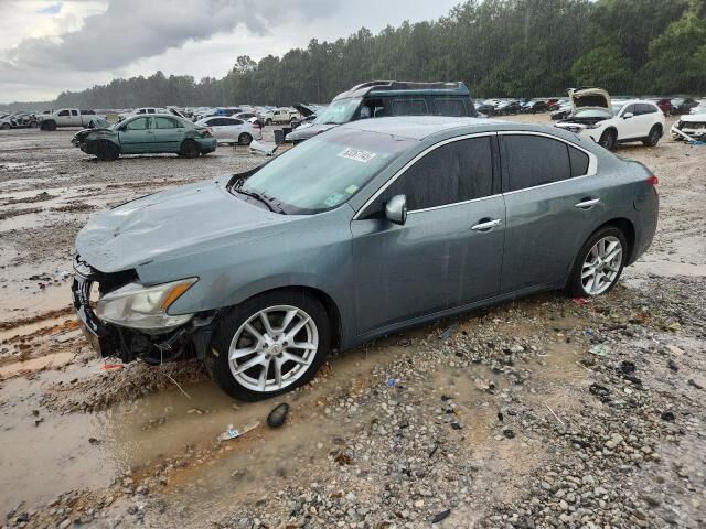 Nissan Maxima