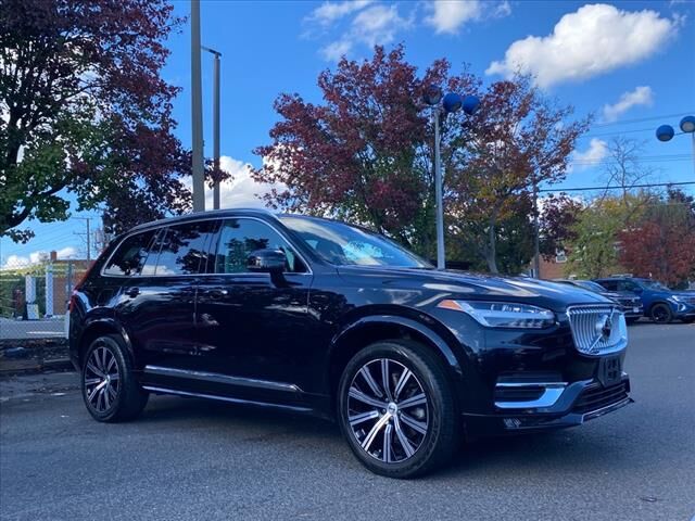 2022 VOLVO XC90