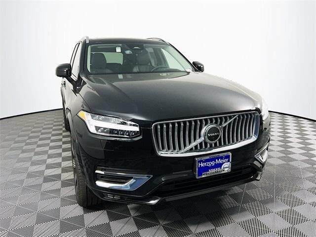 2025 VOLVO XC90