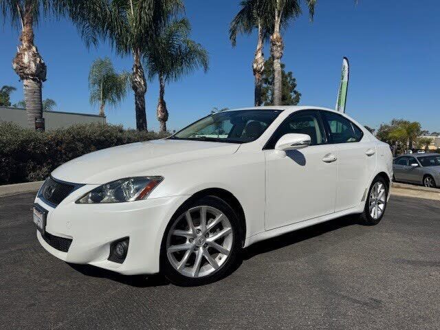 Lexus IS