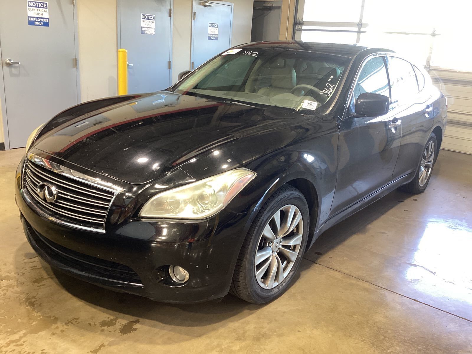Infiniti M37