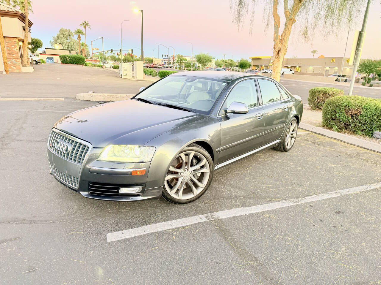 2008 AUDI S8