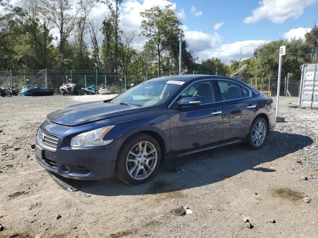 Nissan Maxima