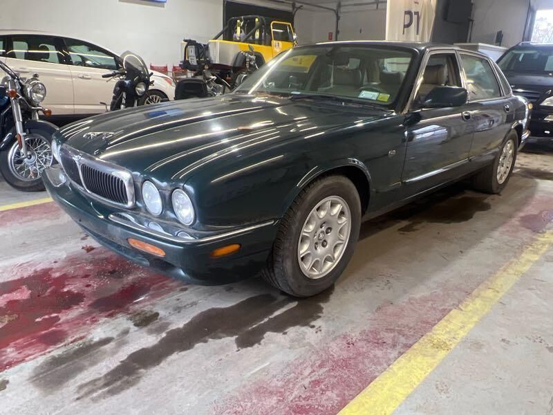 Jaguar XJ8