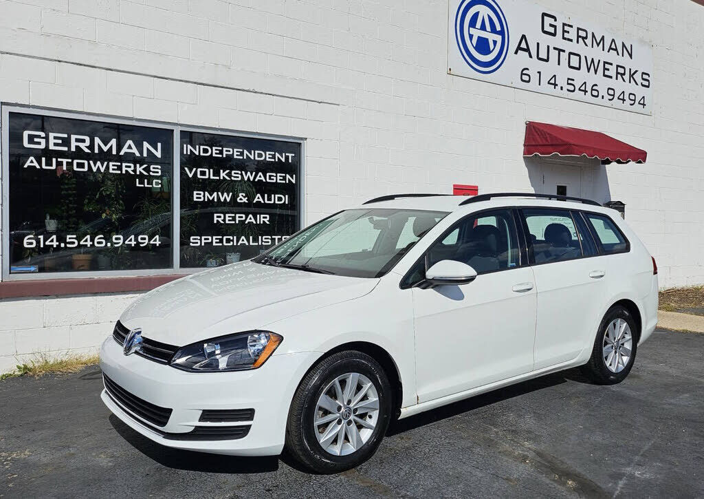 2017 VOLKSWAGEN Golf SportWagen