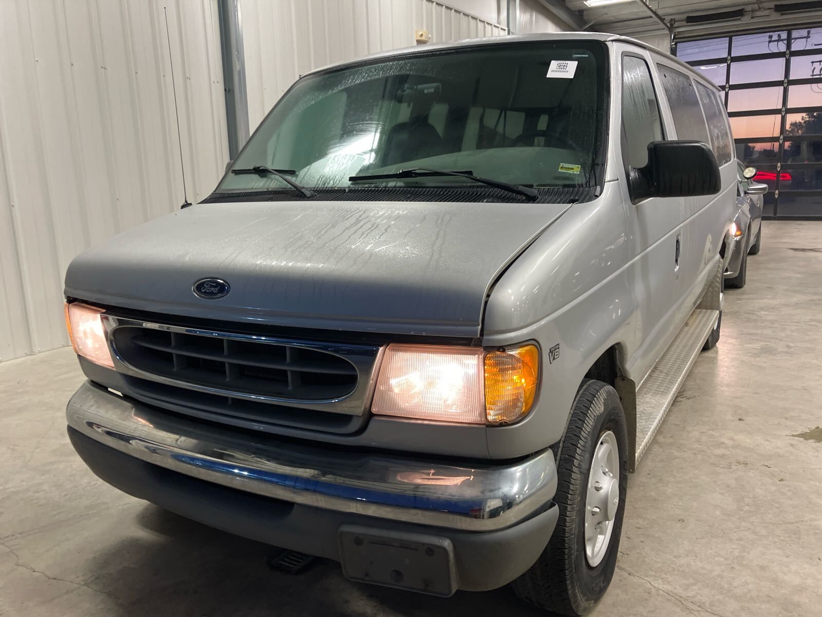 Ford E-350