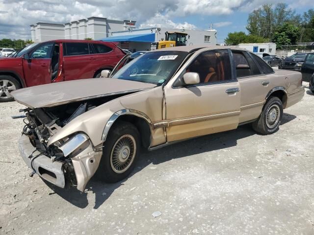 Ford Crown Victoria
