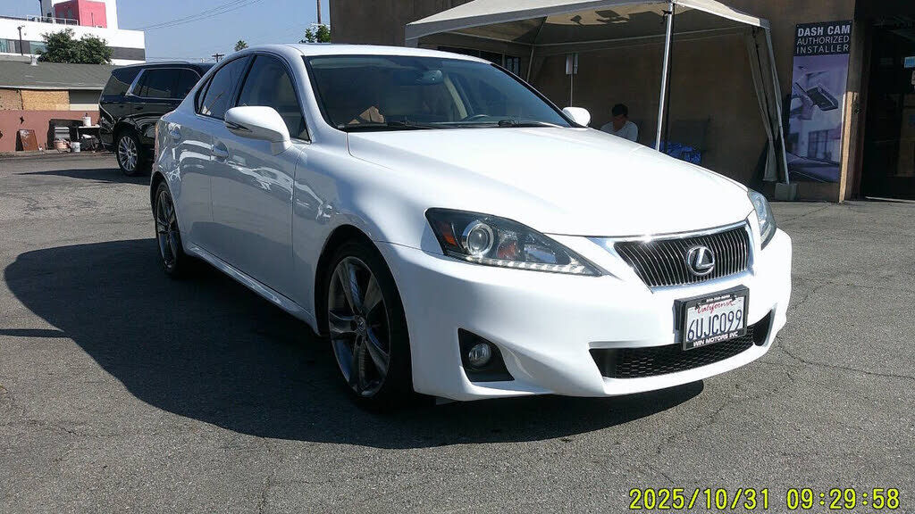 Lexus IS