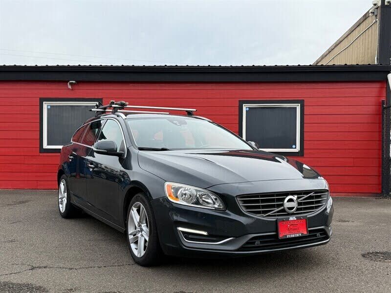 2015 VOLVO V60