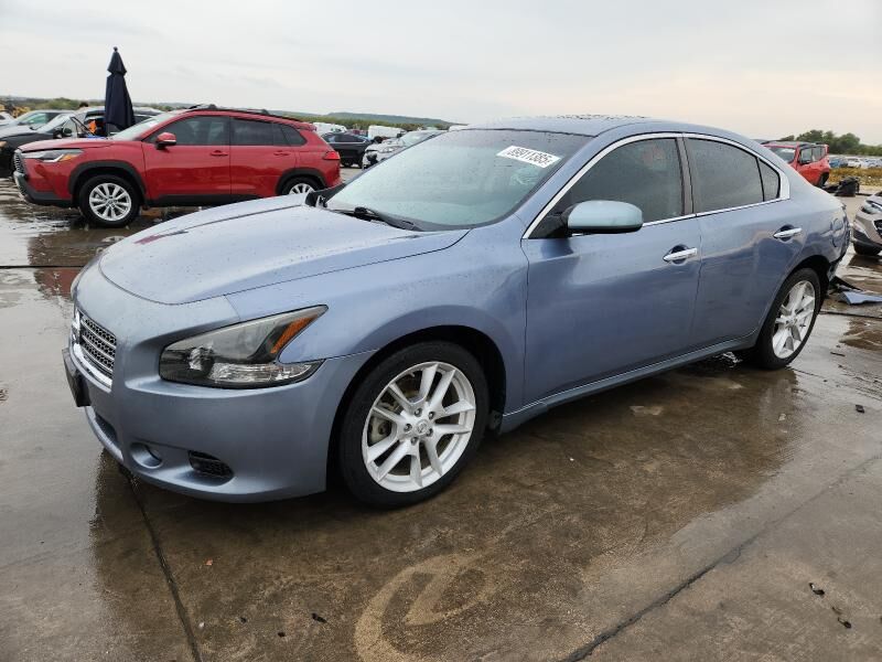 Nissan Maxima