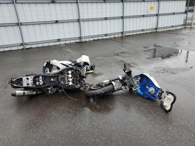 Suzuki GSX-R750