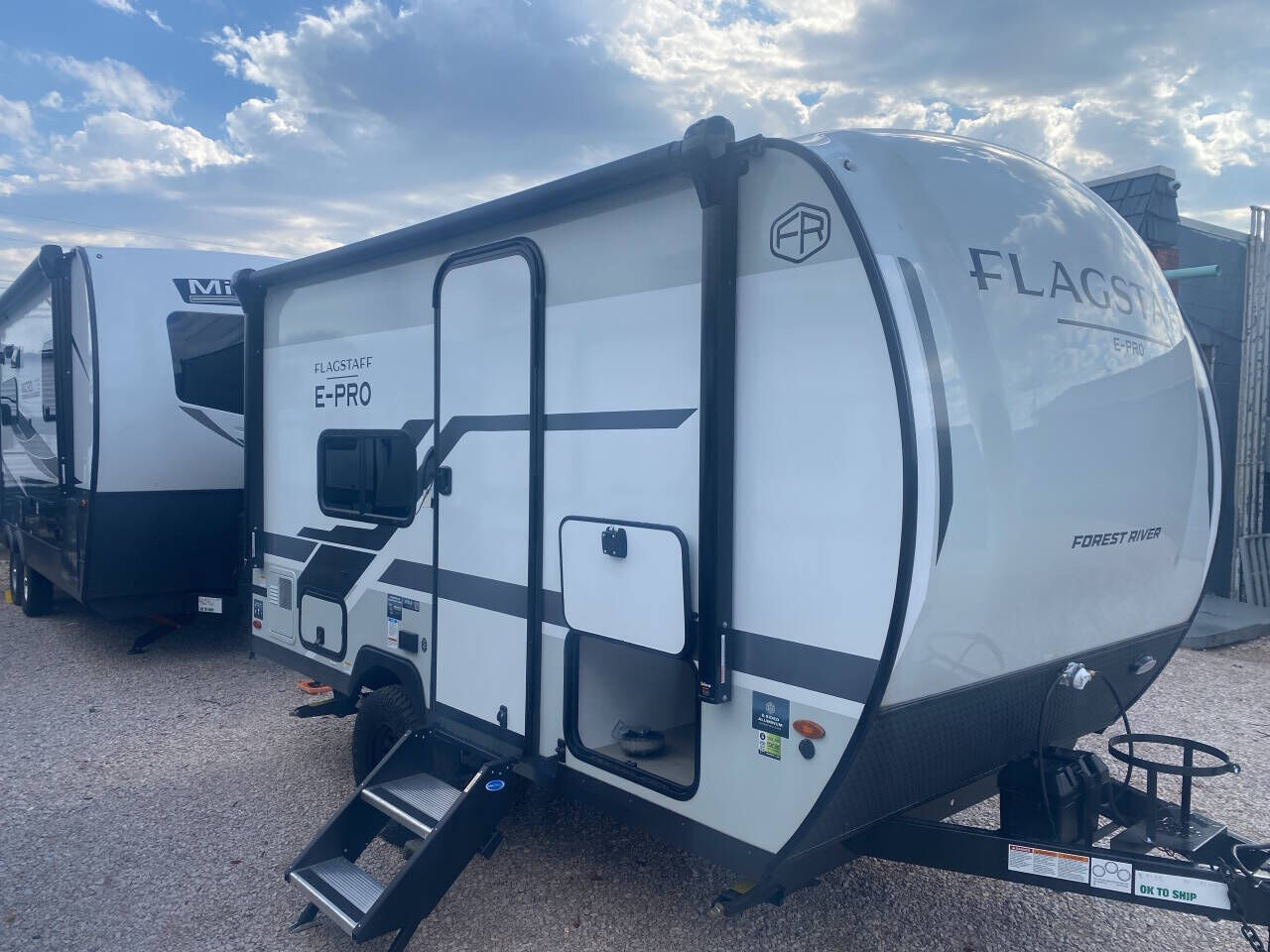2026 FOREST RIVER Flagstaff Lite Weight Trailers